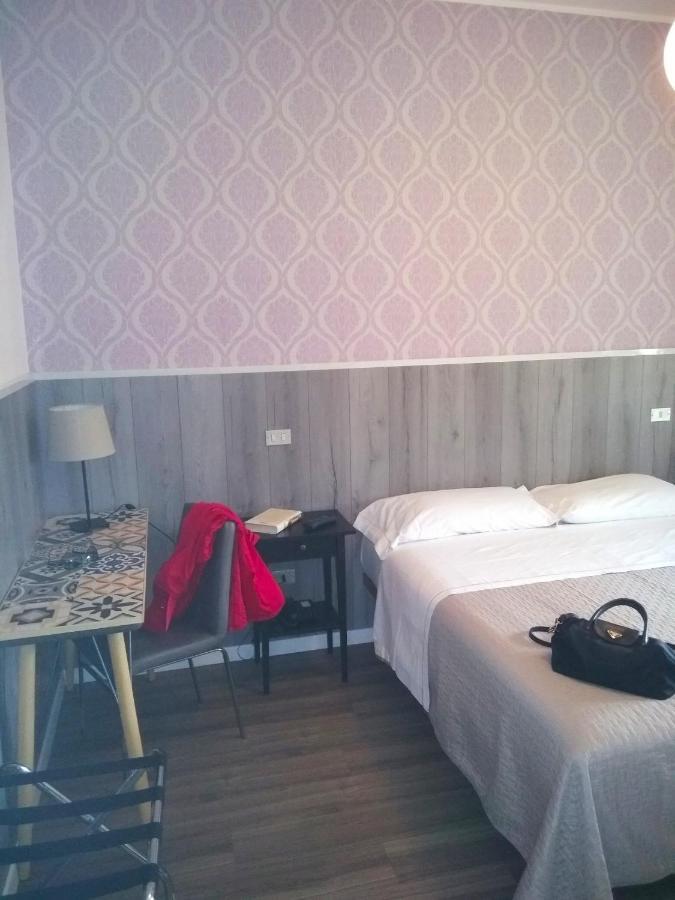 Hotel Malta Milan Exterior photo